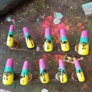 Press on nails